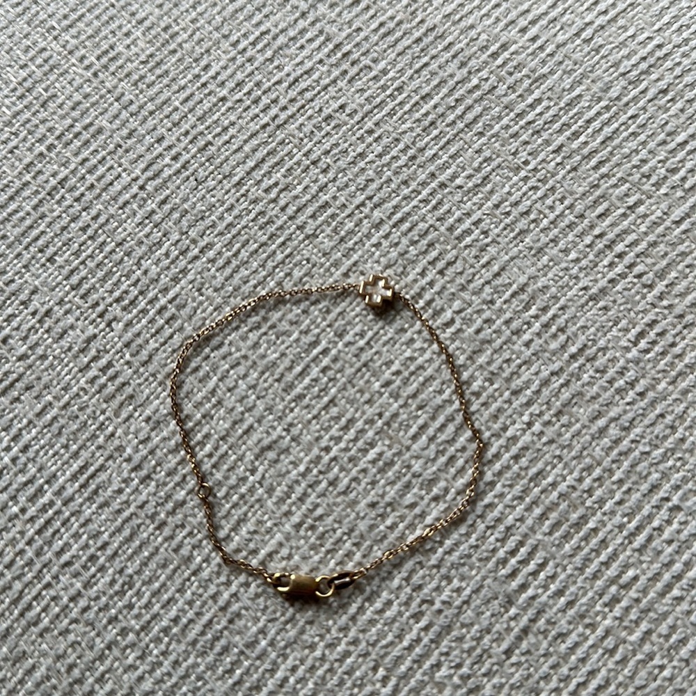 Cross Bracelet - Picture 2 of 3